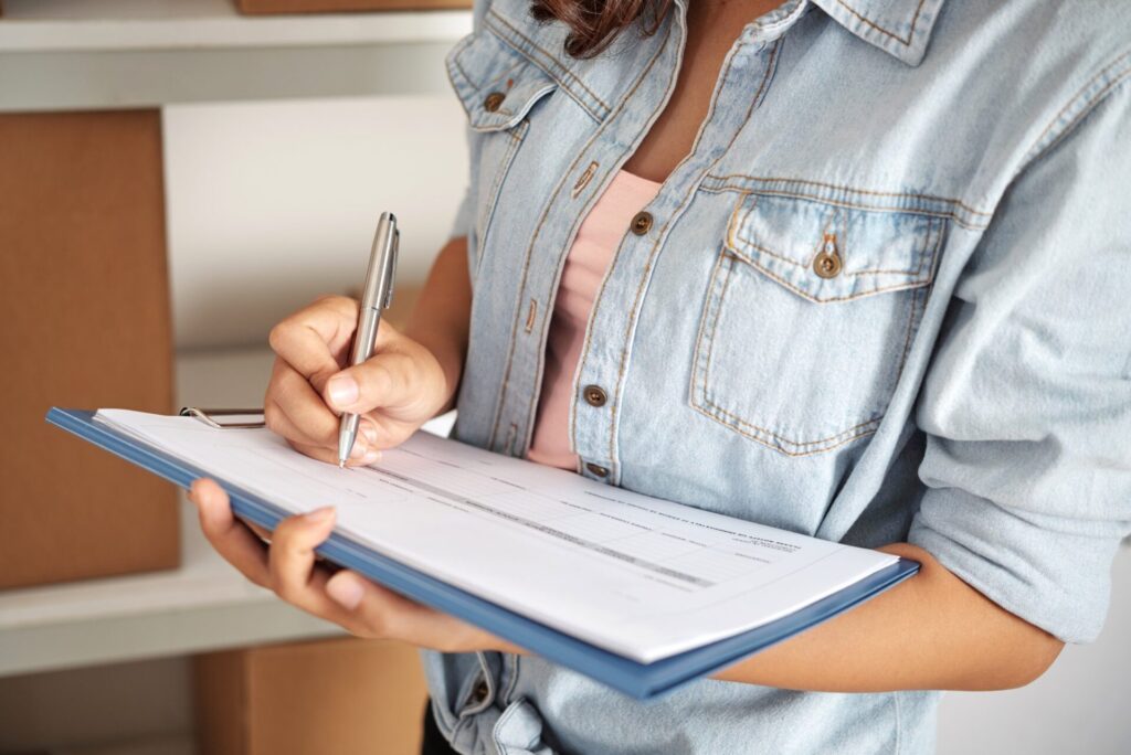 Visite immobilière : checklist des points à vérifier dans un logement avant l’achat, intérieur, extérieur, équipements et voisinage