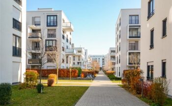 Charges de copropriété : entretien des parties communes et impact sur le budget immobilier